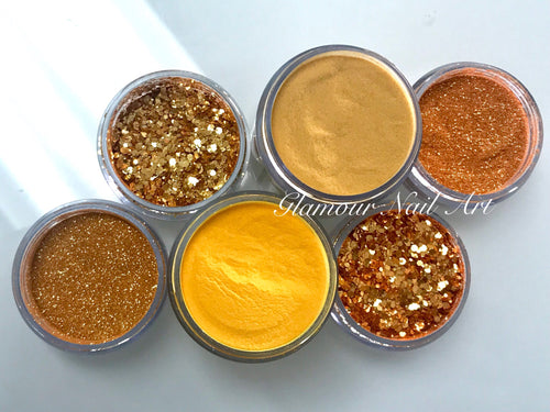 Agencement de poudre et glitter jaune converse